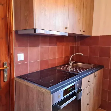 Shades Of Wood Old Town Apartment *